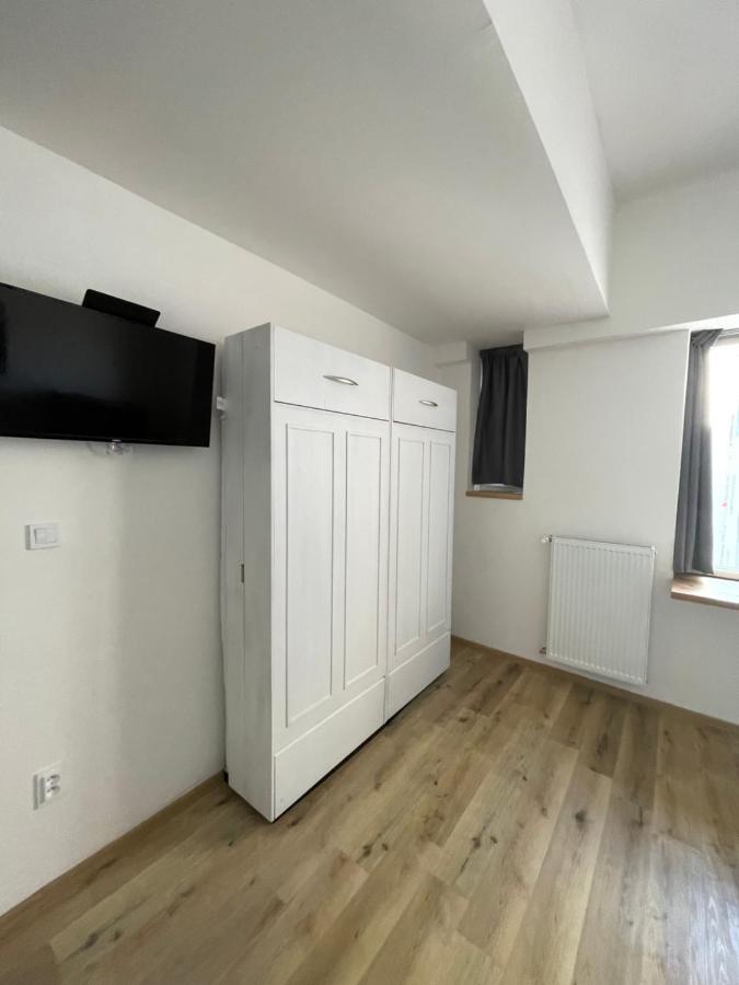 דירה Red&black Centr, Na Hradbach 118 *