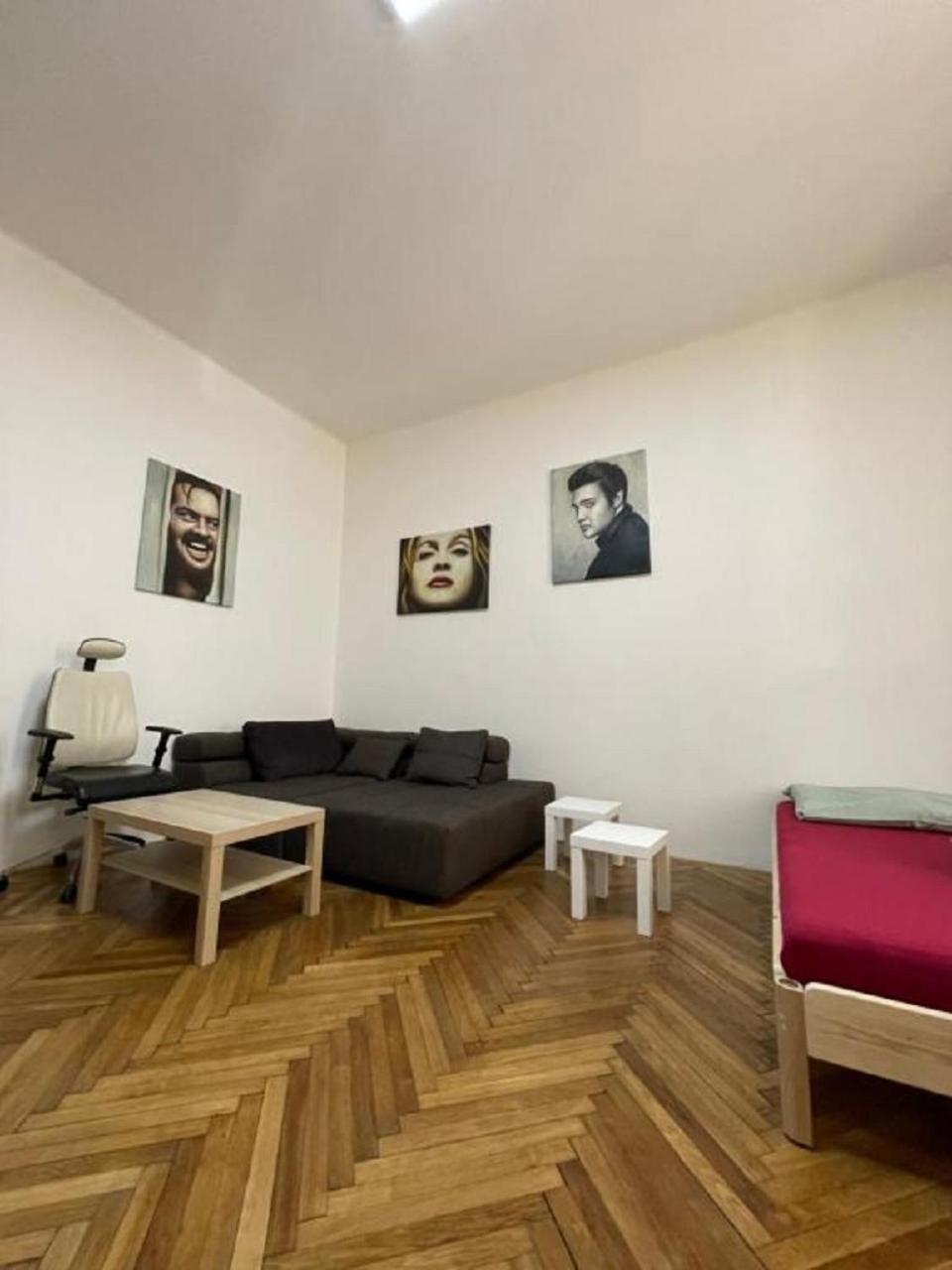 Red&black Centr, Na Hradbach 118 Apartment Ostrava