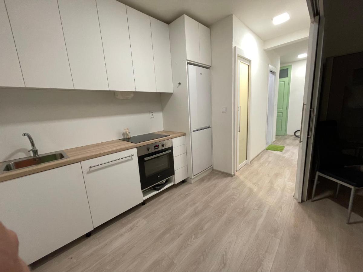 Appartement Red&black Centr, Na Hradbach 118