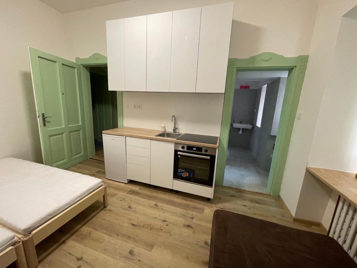 Appartement Red&black Centr, Na Hradbach 118 *